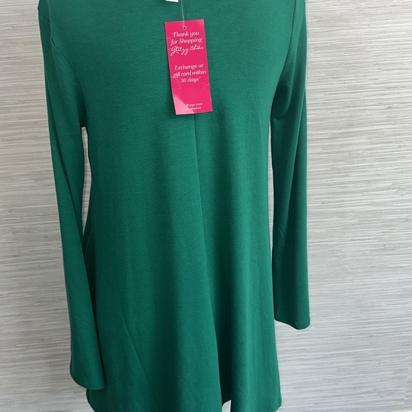 NWT Zenana Premium size Small 3/4 sleeve flowy bottom top with pockets - Picture 3 of 14